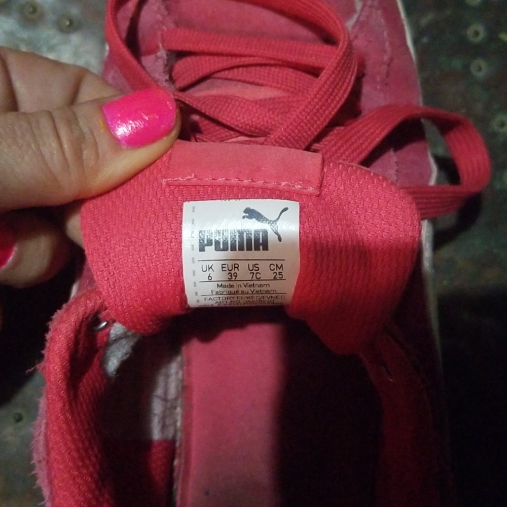 Pink Suede PUMAS - Picture 4 of 5